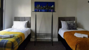 C Amazing 5 Beds Sleeps 7 For Worker or Families by Your Night Inn Group, Cannock